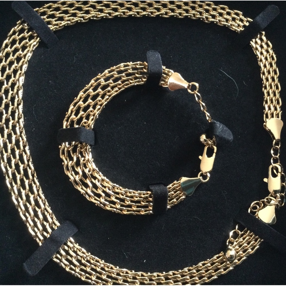 Necklace and Bracelet set.